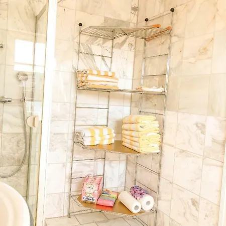 F10 Light Apartman *